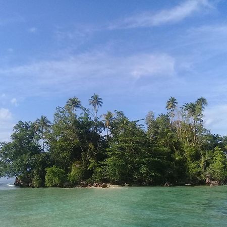 Nusa Nalan Beach Resort Rumah Olat 외부 사진