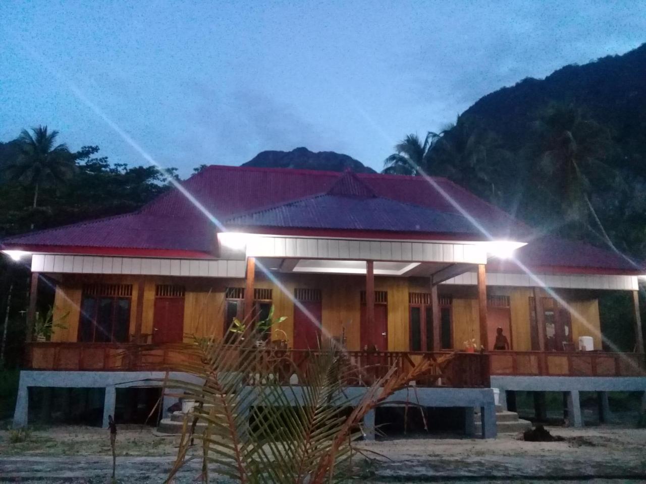 Nusa Nalan Beach Resort Rumah Olat 외부 사진