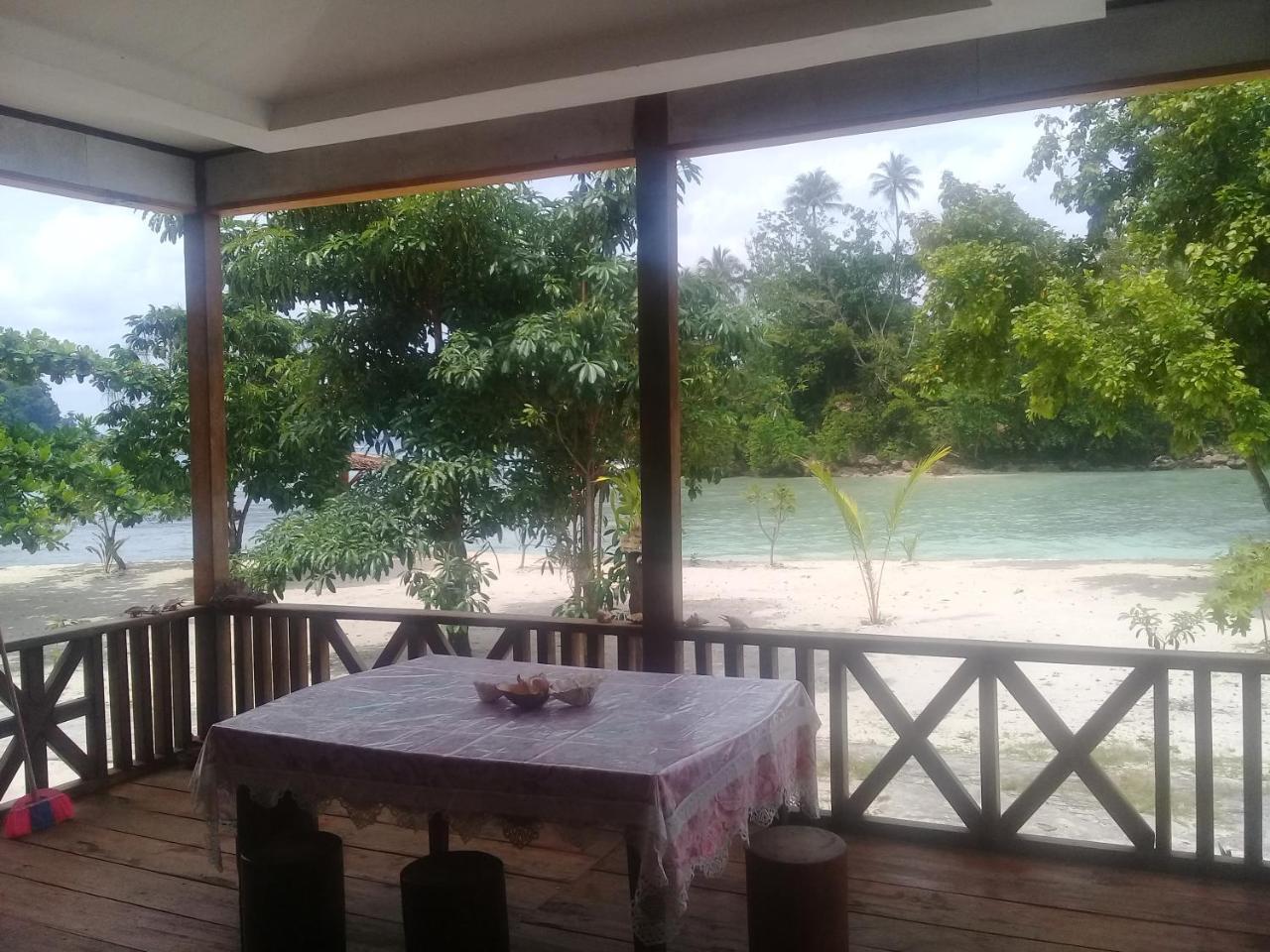 Nusa Nalan Beach Resort Rumah Olat 외부 사진