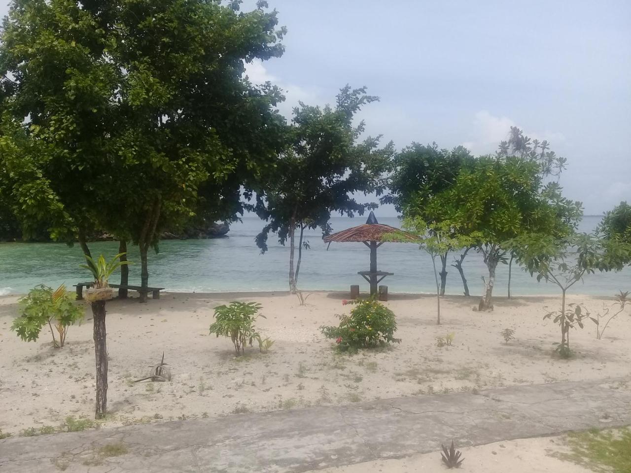 Nusa Nalan Beach Resort Rumah Olat 외부 사진