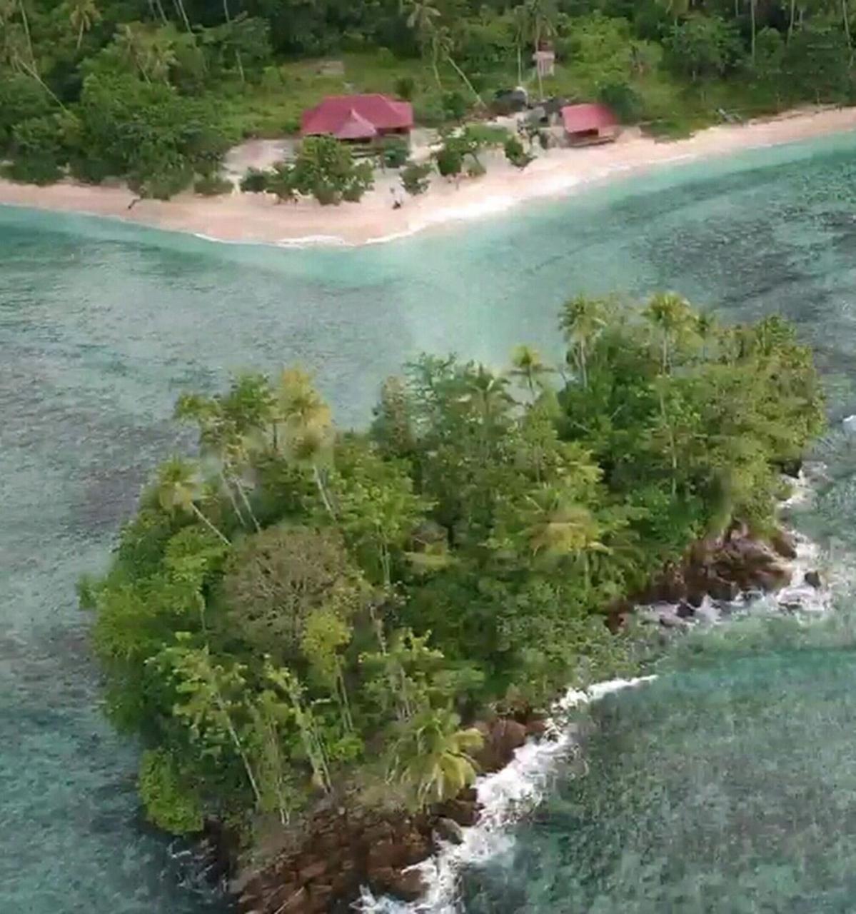 Nusa Nalan Beach Resort Rumah Olat 외부 사진