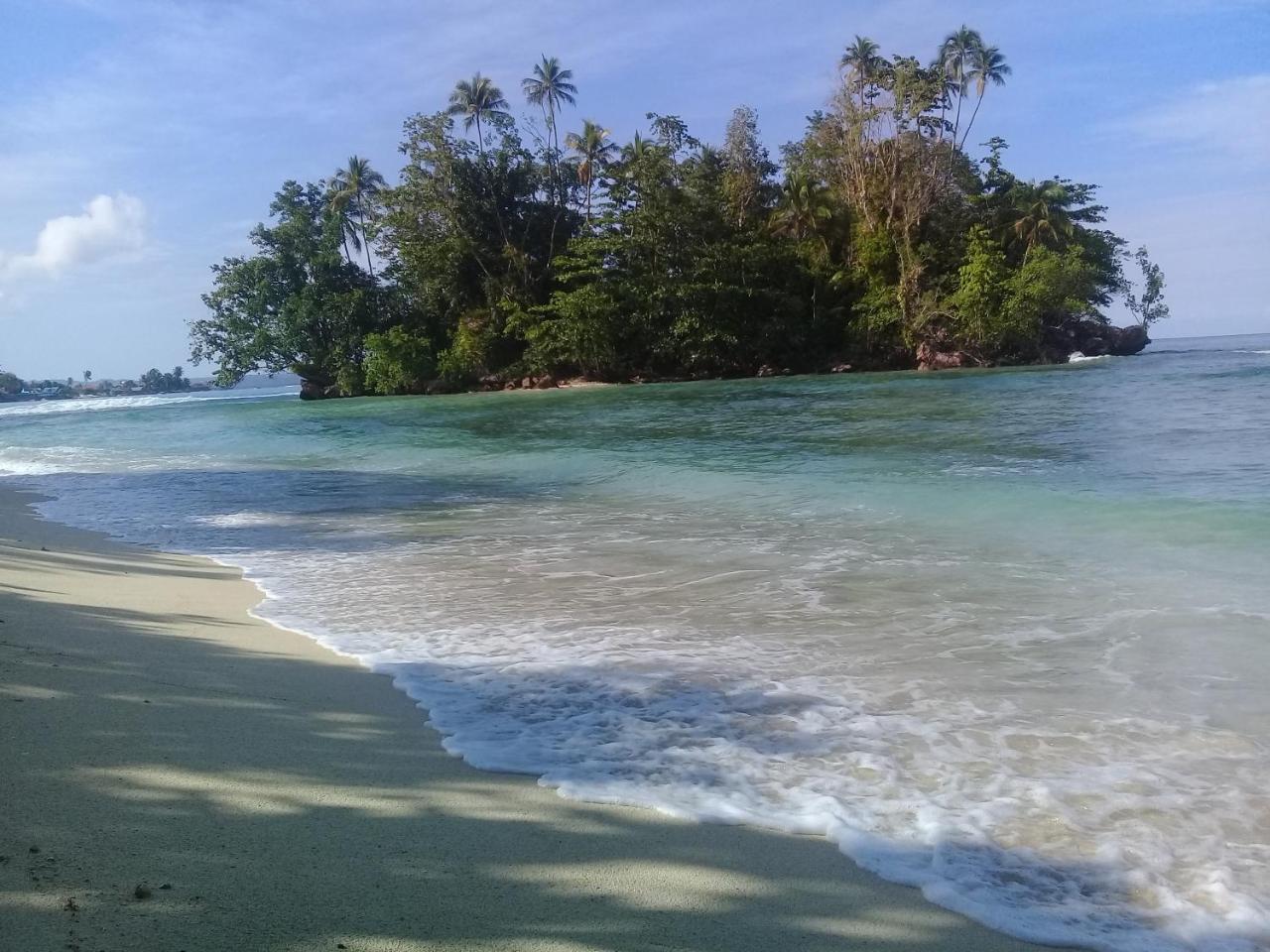 Nusa Nalan Beach Resort Rumah Olat 외부 사진